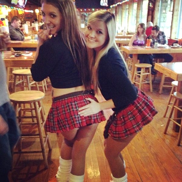 Classy amateur set by 'the girls of hooters'