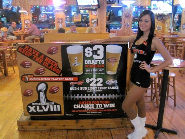 Elegant amateur collection by 'the girls of hooters'