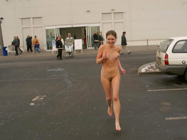 exhibitionism-sheer-public-flashing-string-bikini-35-images_025