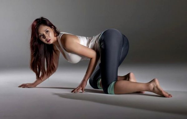 girlsinyogapants-37-pictures_024